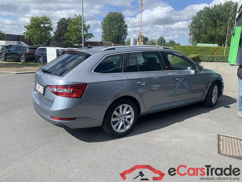 SKODA Superb Combi PHEV Superb Wagon Style 1,4 TSI iV 160 kW 6-speed automat. #4
