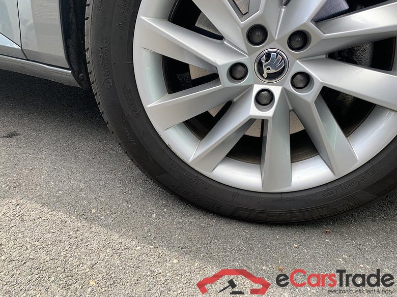 SKODA Superb Combi PHEV Superb Wagon Style 1,4 TSI iV 160 kW 6-speed automat. #5
