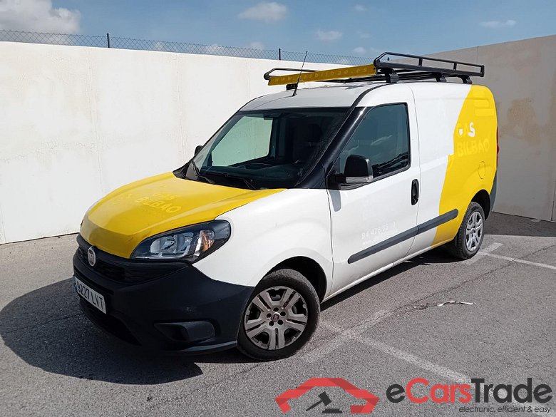 FIAT Doblò Cargo/2015/4P/furgón derivado de turismo Cargo SX 1.6 Mjet 77kW (105CV)