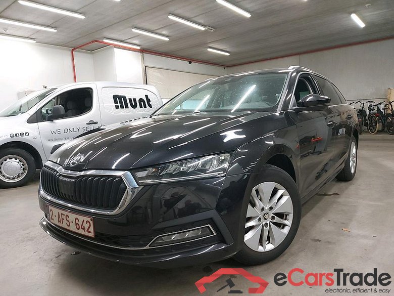 SKODA - SKO OCTAVIA COMBI CRTDI 150PK DSG7 Ambition #1