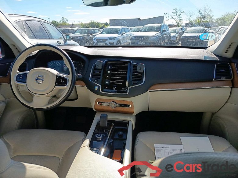 VOLVO XC90 / 2019 / 5P / todoterreno 2.0 B5 D AWD Momentum Pro Auto #3