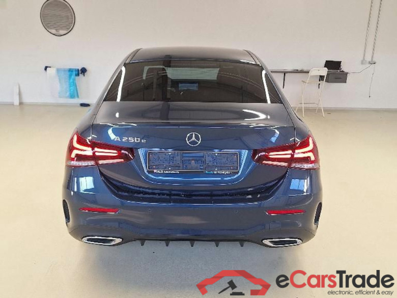 Mercedes-Benz A 250 AMG-Line 250 e #5