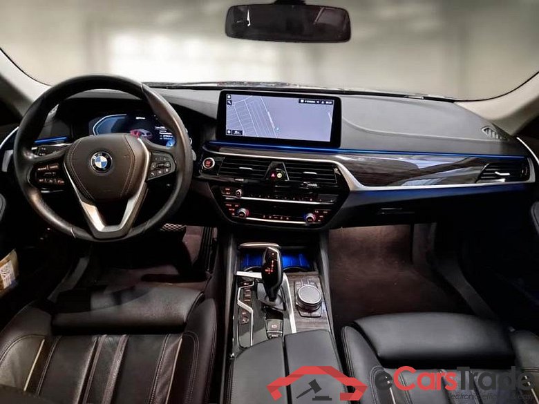 BMW SERIE 5 / 2020 / 5P / STATION WAGON 530E XDRIVE LUXURY AUTO TOURING #3