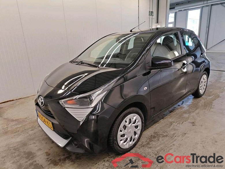 TOYOTA Aygo 1.0 VVT-i x-play