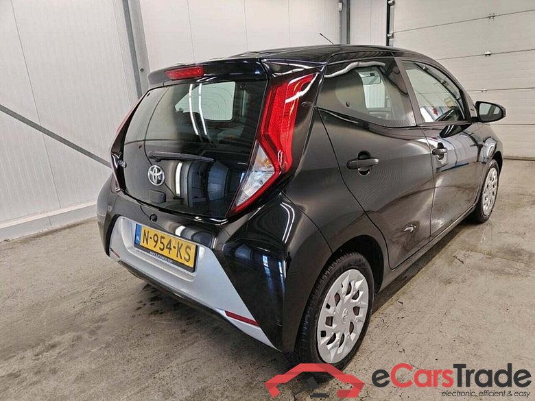 TOYOTA Aygo 1.0 VVT-i x-play #2