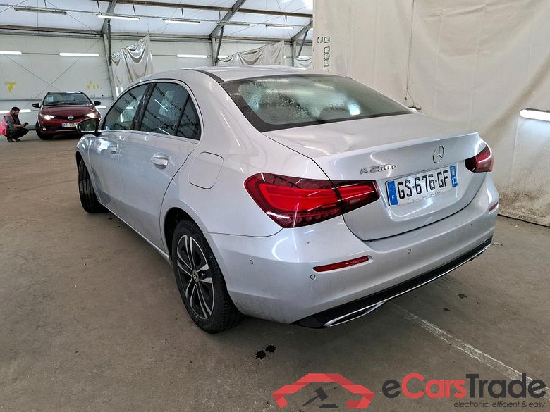 MERCEDES-BENZ Classe A Berline / 2022 / 4P / Berline A 250 e Business Line 8G-DCT #2
