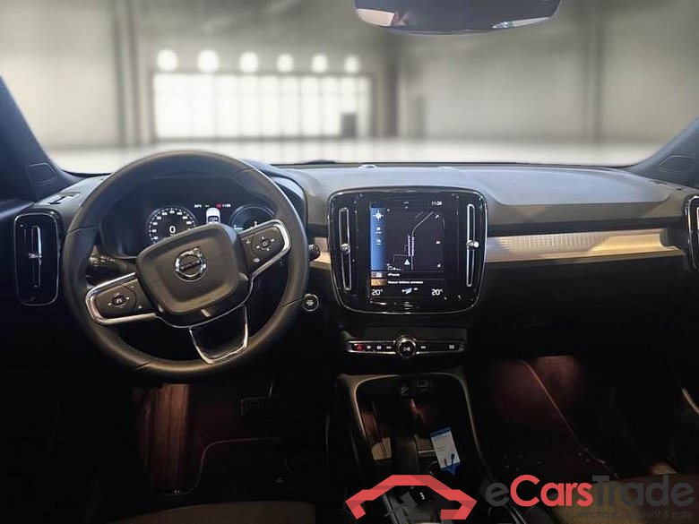 VOLVO XC40 / 2021 / 5P / SUV T5 RECHARGE PLUG-IN AUTO CORE #3