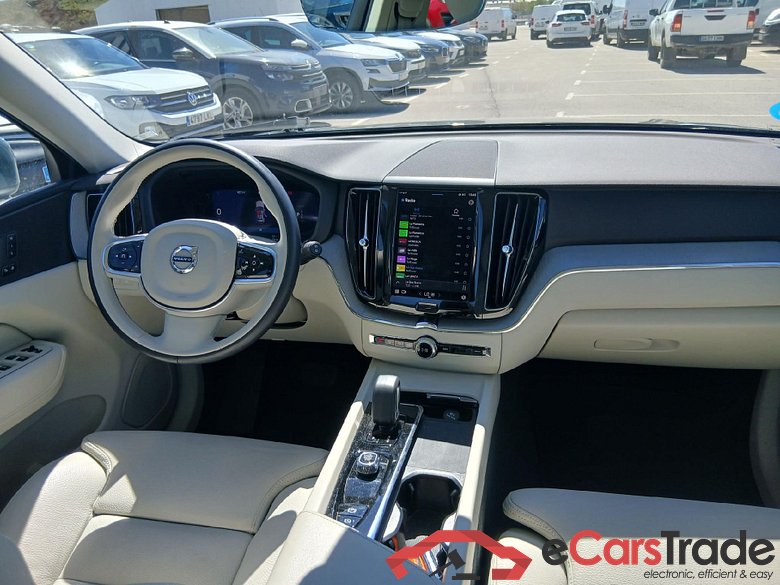 VOLVO XC60 2.0 T6 AWD Recharge Plus Bright Auto #3