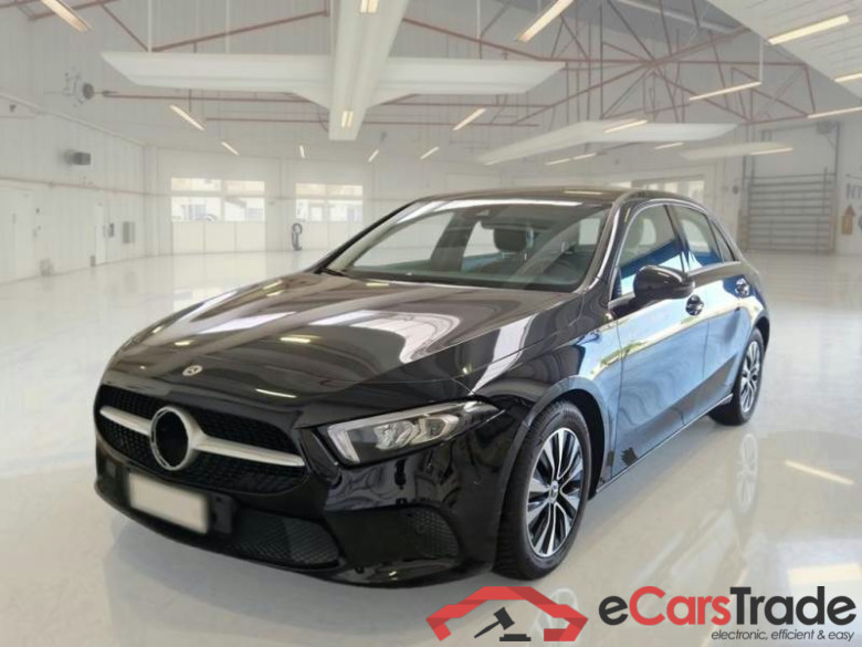 MERCEDES-BENZ CLASSE A / 2018 / 5P / BERLINA A 180 D AUTOMATIC BUSINESS EXTRA #1