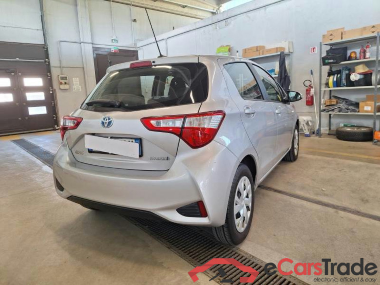 TOYOTA YARIS / 2017 / 5P / BERLINA 1.5 HYBRID BUSINESS #2