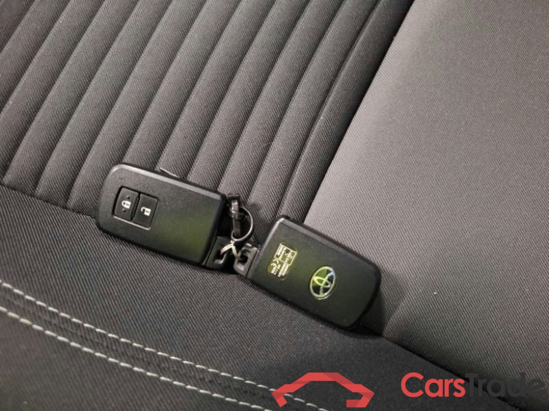 TOYOTA YARIS / 2017 / 5P / BERLINA 1.5 HYBRID BUSINESS #6