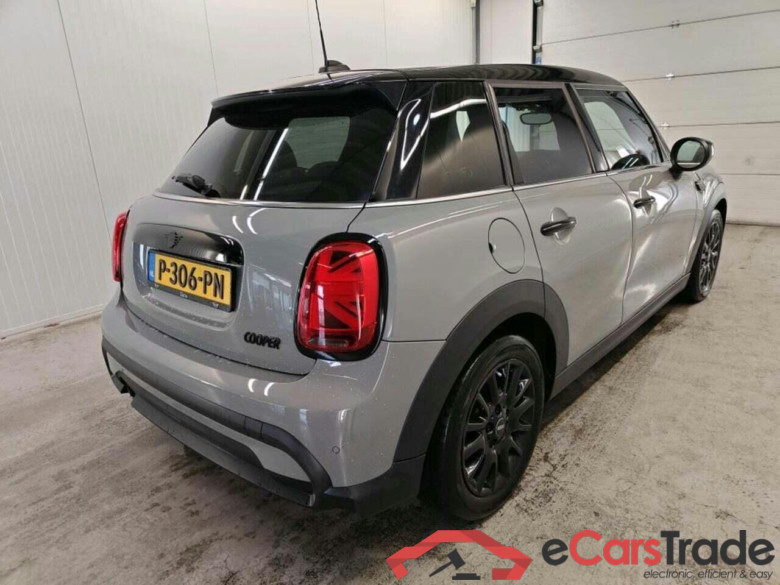 Mini 5-deurs 1.5 Cooper Camden #2