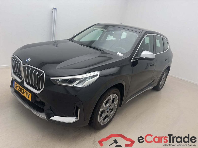 BMW iX1 xDrive30 67 kWh