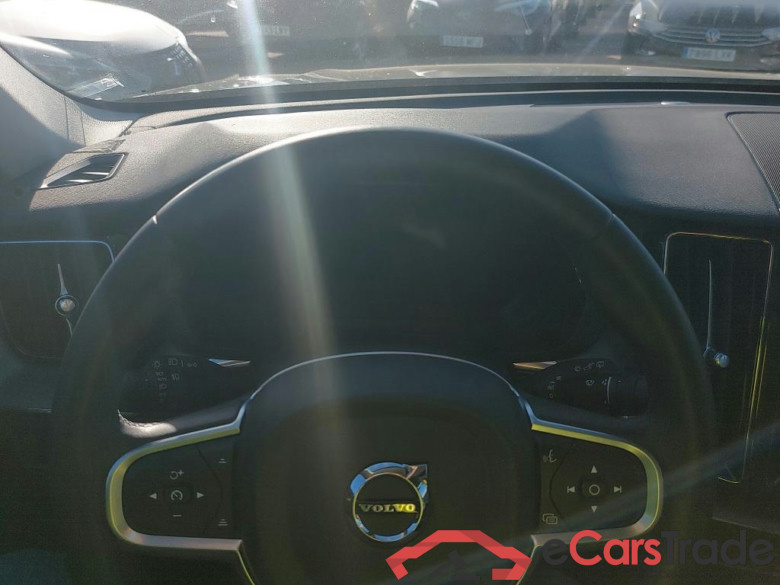 VOLVO XC60 2.0 B4 D Core 200 CV #4