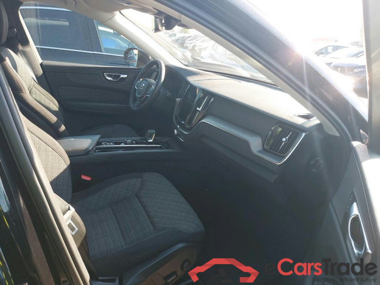 VOLVO XC60 2.0 B4 D Core 200 CV #6
