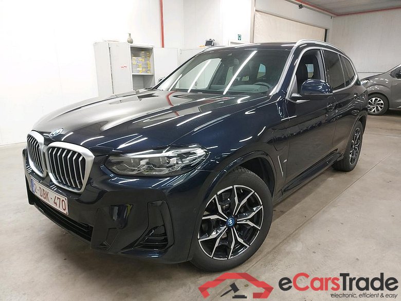 BMW - BMW X3 xDrive30e 272PK M Sport & Vernasca Leather & Pack Innovation With Head up & Driving Assistant & 19 Inch & Pano Roof  * HYBRID *