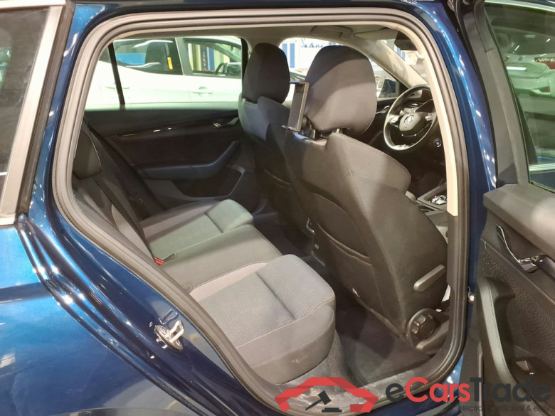 SKODA OCTAVIA COMBI 1.5 TGI 96KW DSG7 AMBITION CNG #5