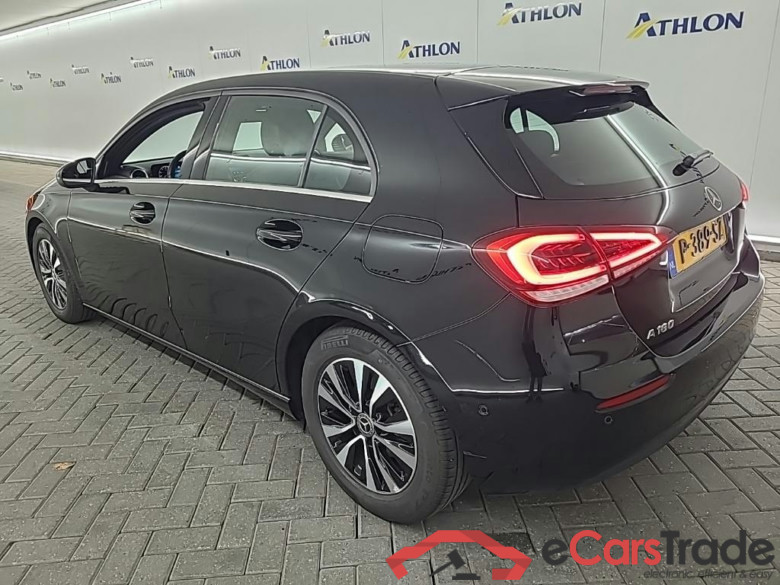 MERCEDES-BENZ A-klasse A 180 7G-DCT Business Solution 5D 100kW #4