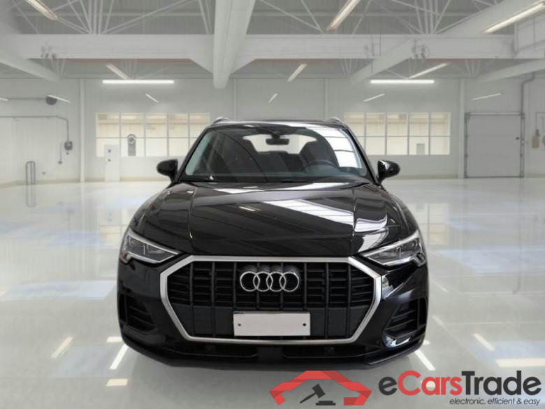 AUDI Q3 / 2018 / 5P / SUV 45 TFSI E S TRONIC BUSINESS #6