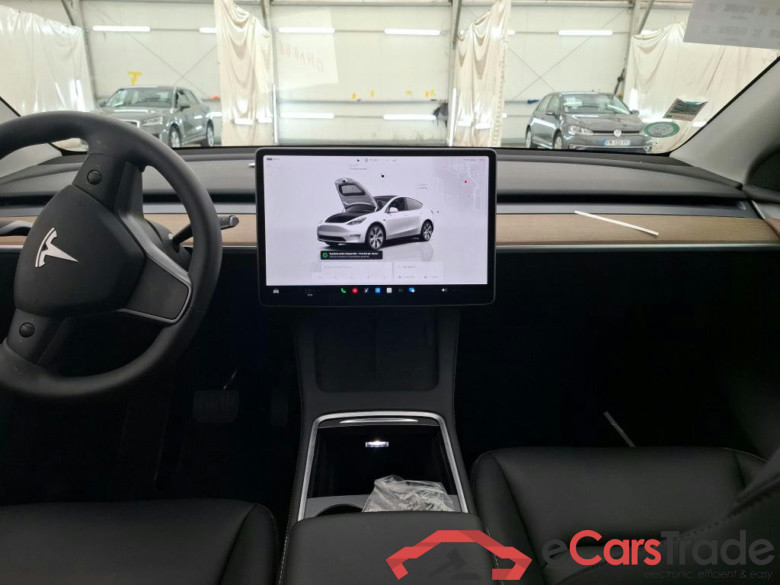 TESLA Model Y / 2021 / 5P / SUV RWD #6