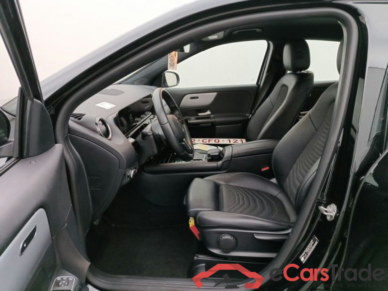 Mercedes-Benz GLA GLA 250e Business Solution 5d #3