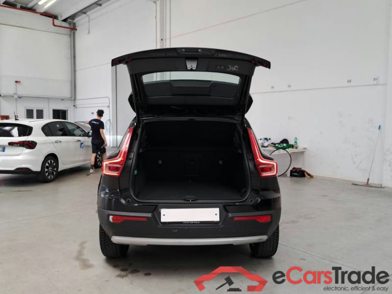 VOLVO XC40 / 2017 / 5P / SUV T3 AUTOMATICO MOMENTUM PRO #5