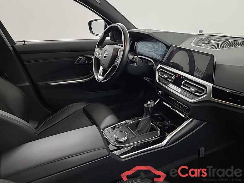 BMW 3-serie Touring 318i Business Edition 5D 115kW #6