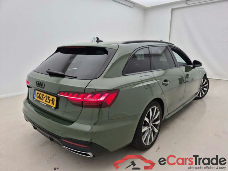 AUDI A4 Avant 40 TFSI S ed comp #2