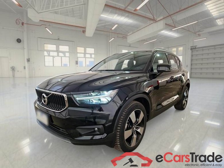 VOLVO XC40 / 2017 / 5P / SUV T3 AUTOMATICO MOMENTUM PRO