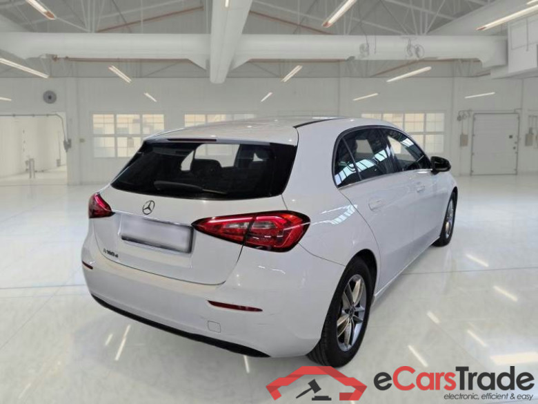 MERCEDES-BENZ CLASSE A / 2018 / 5P / BERLINA A 180 D AUTOMATIC BUSINESS #2