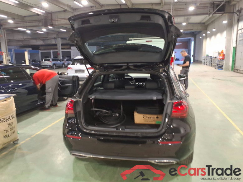 MERCEDES-BENZ A-CLASS 1.3 A 250 E LUXURY LINE DCT #3