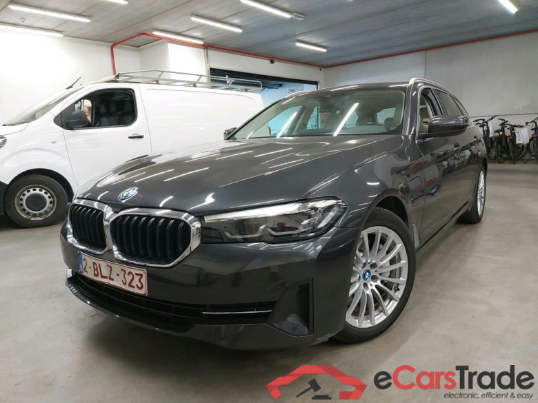 BMW - BMW 5 TOURING 520e 204PK Business Edition Pack Business With Dakota Heated Seats & Travel Pack & Parking Assistant Pack & Pano Roof   * HYBRID * #1