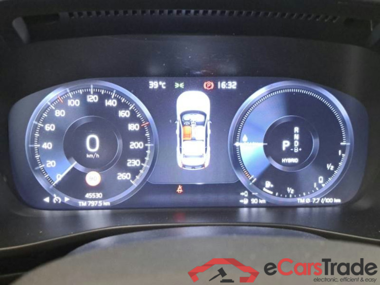 VOLVO XC40 / 2017 / 5P / SUV T4 PLUG-IN HYBRID AUTO RECH INSCRIP EXPR #4
