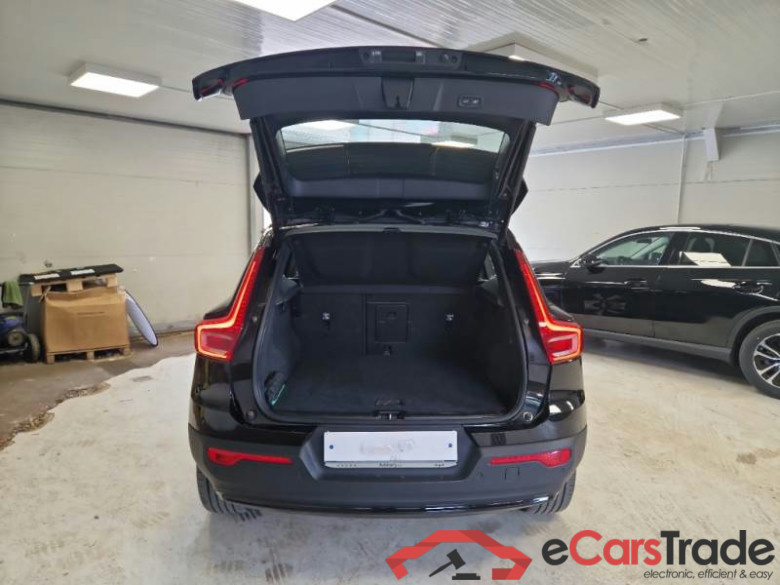 VOLVO XC40 / 2021 / 5P / SUV T5 RECHARGE PLUG-IN AUTO ULTIMATE DARK #5