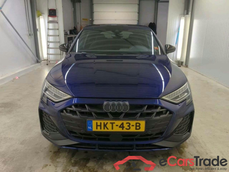 AUDI A3 Sportback 45 TFSI e S edt Comp #4