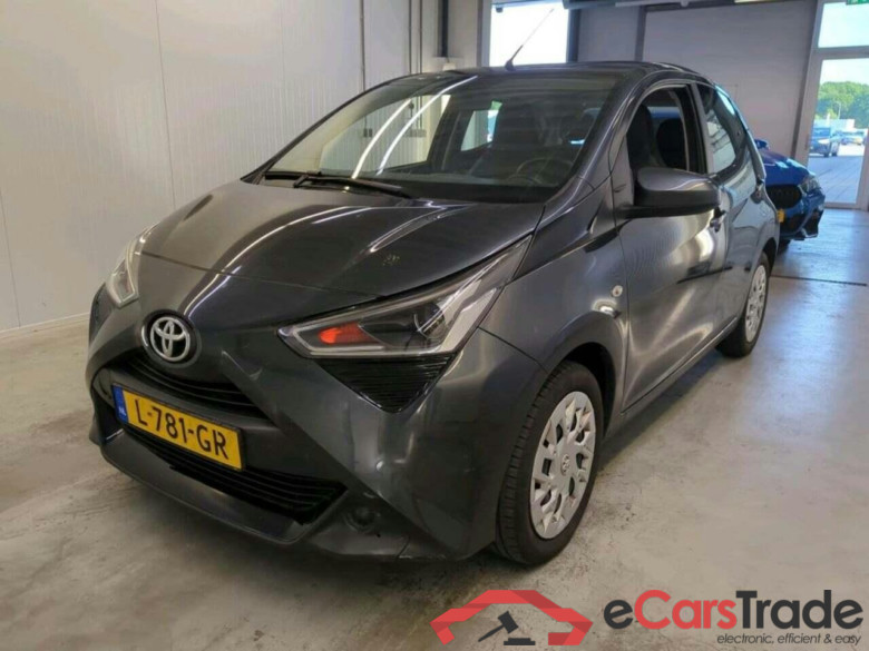 TOYOTA Aygo 1.0 VVT-i x-play #1