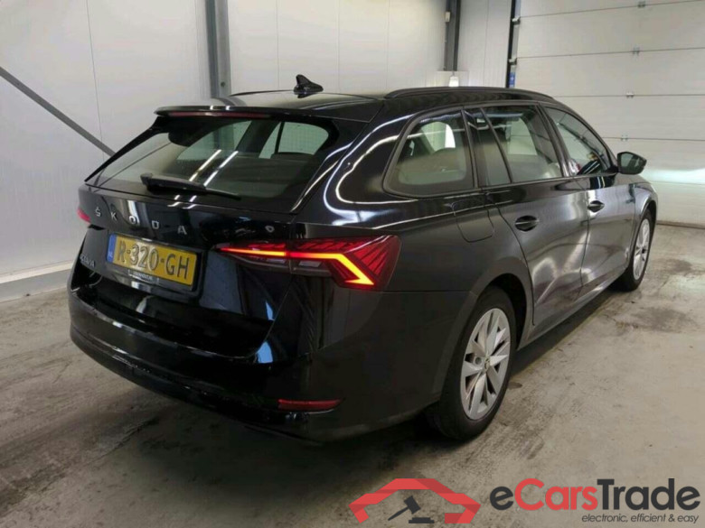 SKODA Octavia Combi 1.0 TSI Bns Edition #2