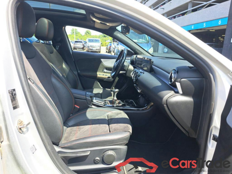 MERCEDES - MER A BERLINE 180 136PK Business Solution AMG & Smartphone Integration & Pano Roof & Trailer Towing Hook  * PETROL * #3