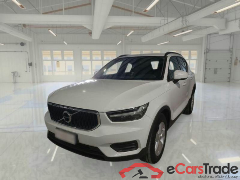 VOLVO XC40 / 2017 / 5P / SUV T2 MOMENTUM CORE #1