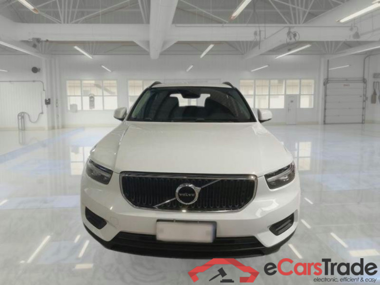 VOLVO XC40 / 2017 / 5P / SUV T2 MOMENTUM CORE #6