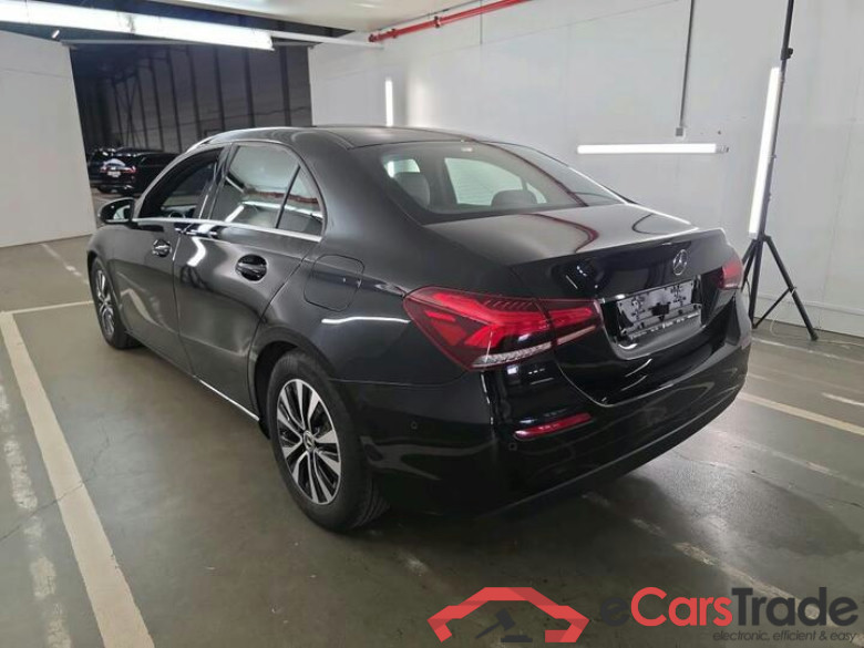 Mercedes A 180d Limo Aut. Pano LED Widescreen Navi 1/2 Sport-Leather KeylessGo Camera Klima PDC ... #4