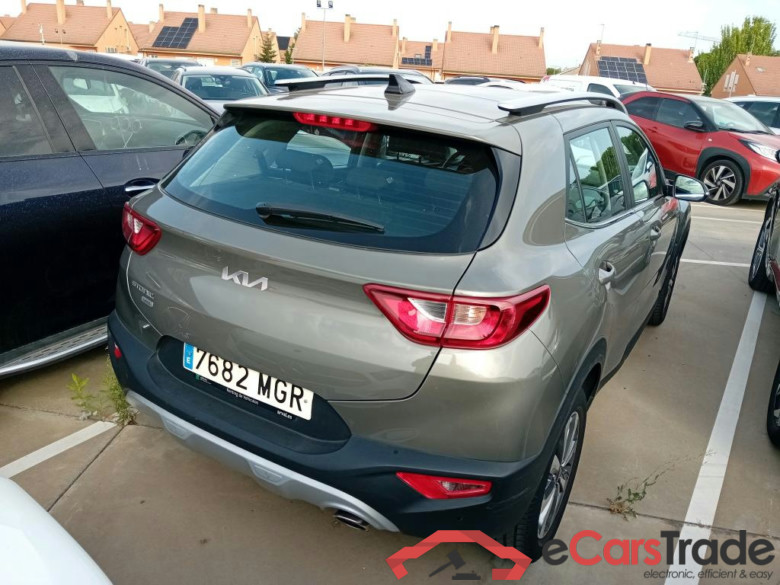 KIA Stonic / 2017 / 5P / todoterreno 1.0 T-GDi 88kW (120CV) MHEV iMT Drive #2