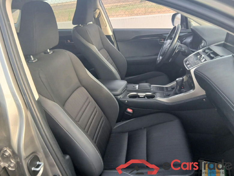 LEXUS NX / 2017 / 5P / todoterreno 2.5 300h Business 2WD #6