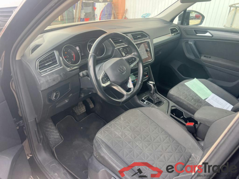 VOLKSWAGEN Tiguan / 2020 / 5P / todoterreno Life 2.0 TDI 110kW (150CV) DSG (AC2) #3