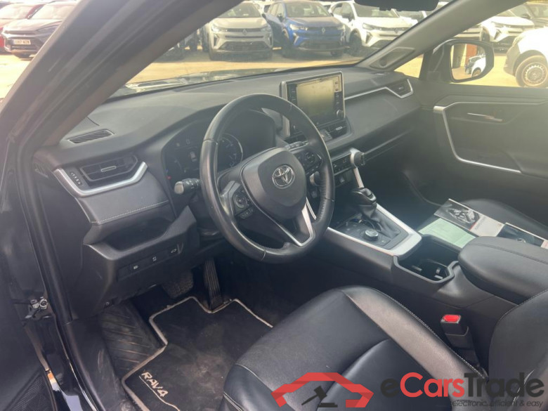 TOYOTA Rav4 / 2018 / 5P / todoterreno 2.5l 220H Luxury 4WD #3