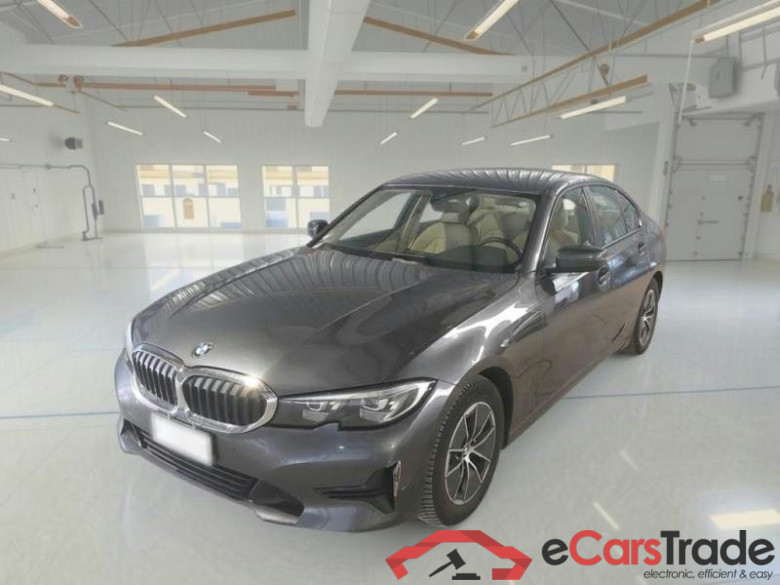 BMW SERIE 3 / 2018 / 4P / BERLINA 318D 48V BUSINESS ADVANTAGE AUTO #1