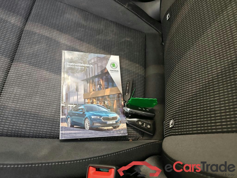 Škoda Octavia Combi 1.0 TSI e-TEC MHEV DSG Ambition 5d #4