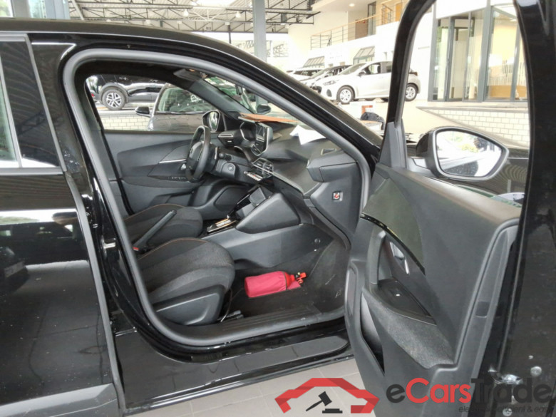 Peugeot 2008 Style 1.2 Turbo 130 EAT8 #5