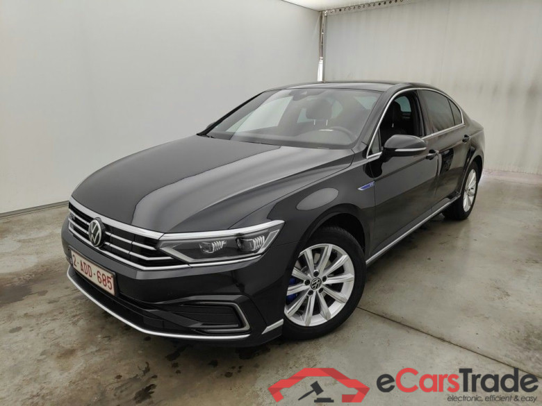 Volkswagen Passat 1.4 TSI GTE Business DSG 4d