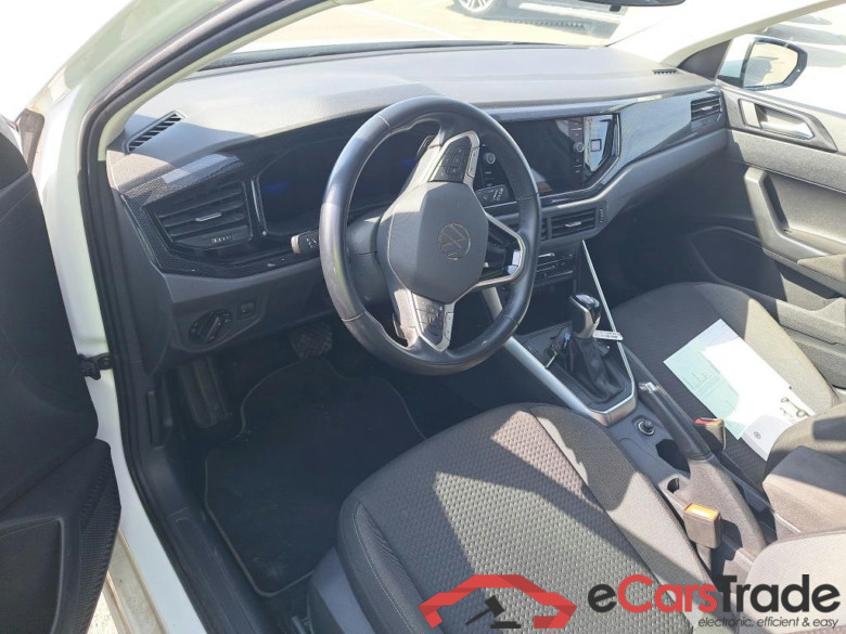 VOLKSWAGEN Polo / 2021 / 5P / berlina con portón Life 1.0 TSI 70kW (95CV) DSG #3